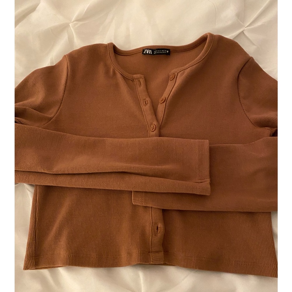 Zara long sleeve cropped button up